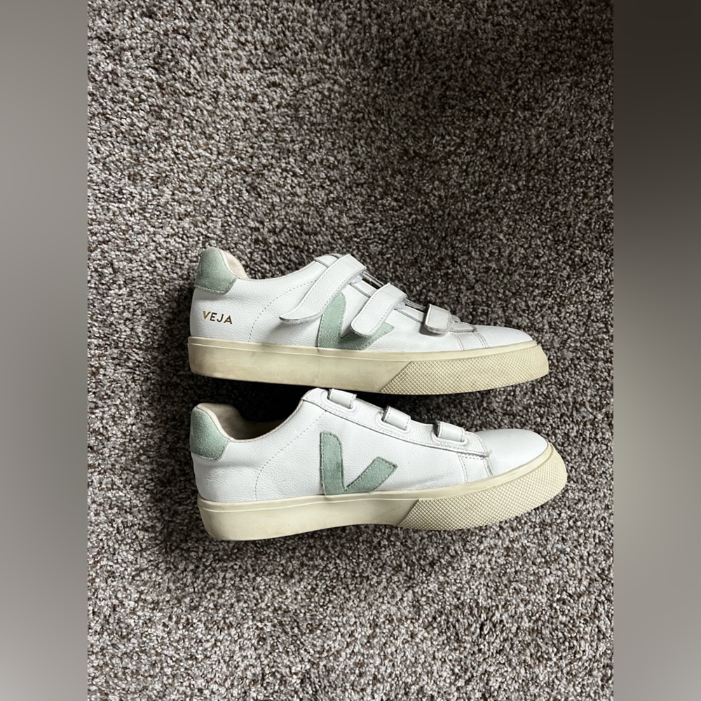 Women’s veja sneakers